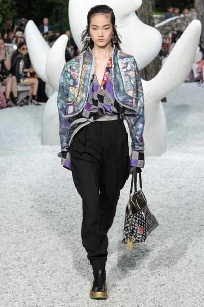 Look 27